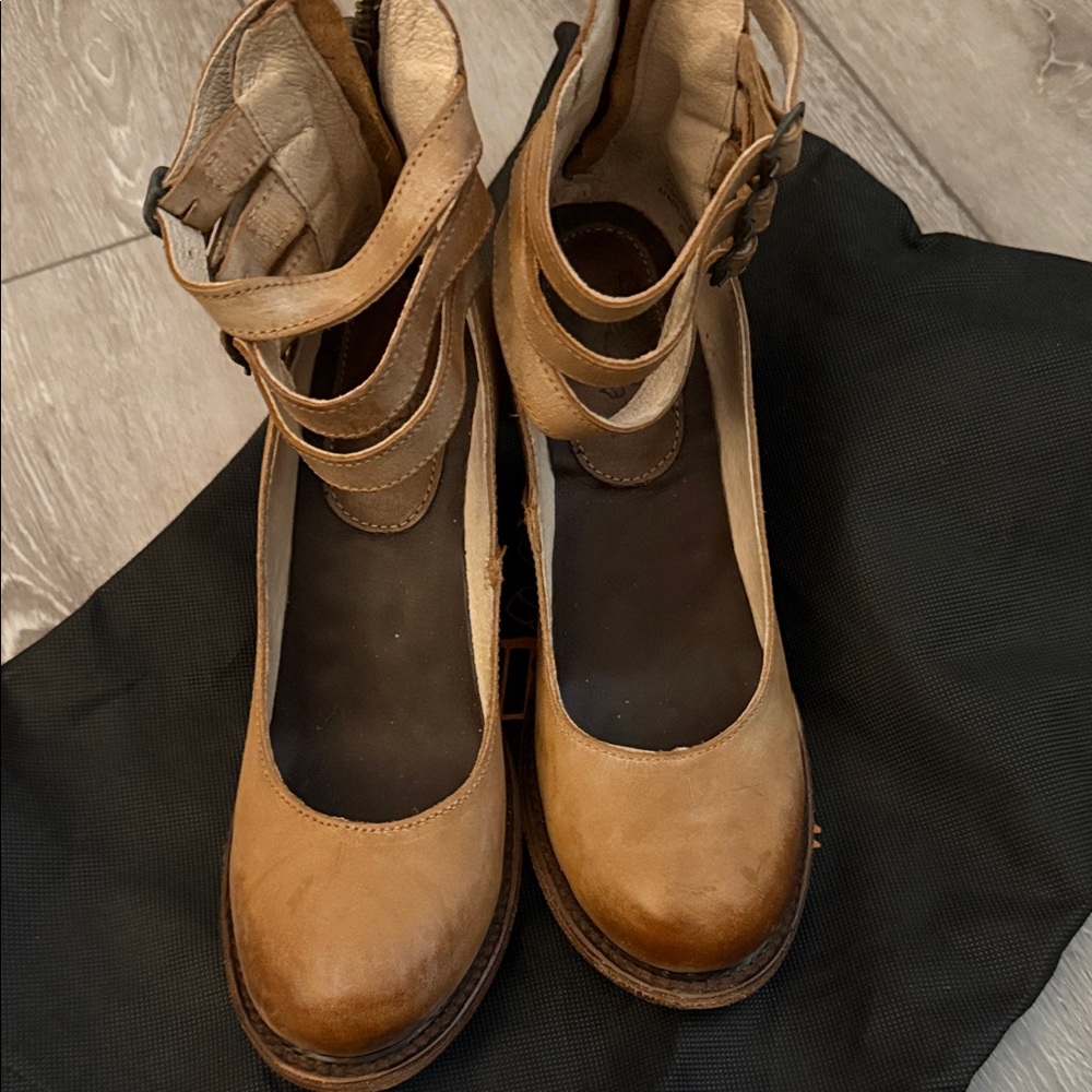 New Freebird Tan Leather Ankle Boots size 7 women’s - Picture 5 of 9